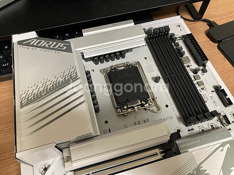 인텔 정품 i7-14700k 풀박스 , 기가바이트 Z4...--7