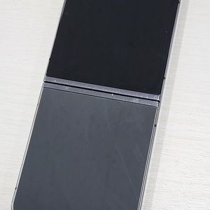 갤럭시 Z플립5 그라파이트색상 256용량 상태좋은 꿀매물 단말기 22만 판매합니다