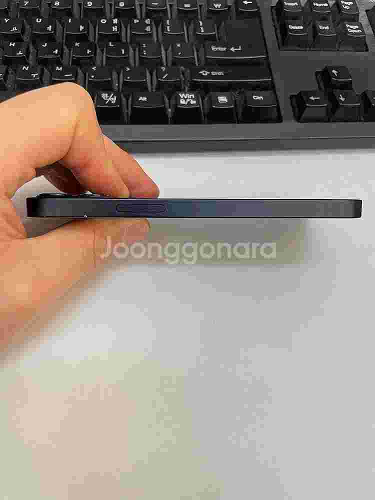 아이폰12미니 블랙 64GB 상태좋은 중고20만팝니다.--4