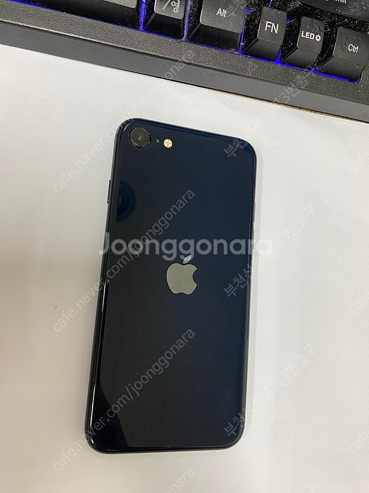 205435 아이폰SE3 미드나잇 AA급 64GB 무잔...--0