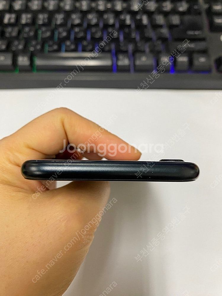 205435 아이폰SE3 미드나잇 AA급 64GB 무잔...--3