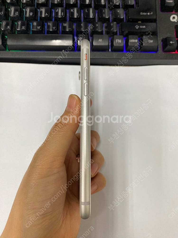 204143 아이폰8 실버 A급 256GB 무잔상 배터...--3
