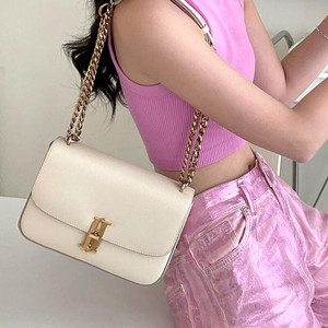 제이에스티나 숄더백 150,000원 판매합니다