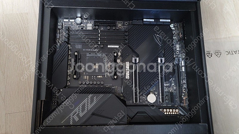 아수스 로그 x570 크로스헤어8 다크히어로--0