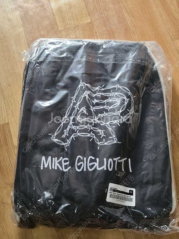A&P x Mike Gigliotti Black A1 ...--0