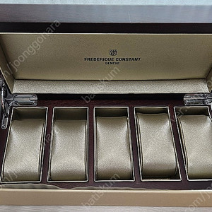 (새제품)프레드릭 콘스탄트 5구 원목케이스 시계보관함 저렴하게 판매합니다.