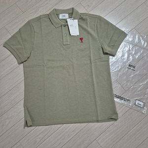 쿨거래시 8만3천택포! 미착용 새제품 정품 아미 스몰하트 pk 폴로카라 반팔 티셔츠 공용