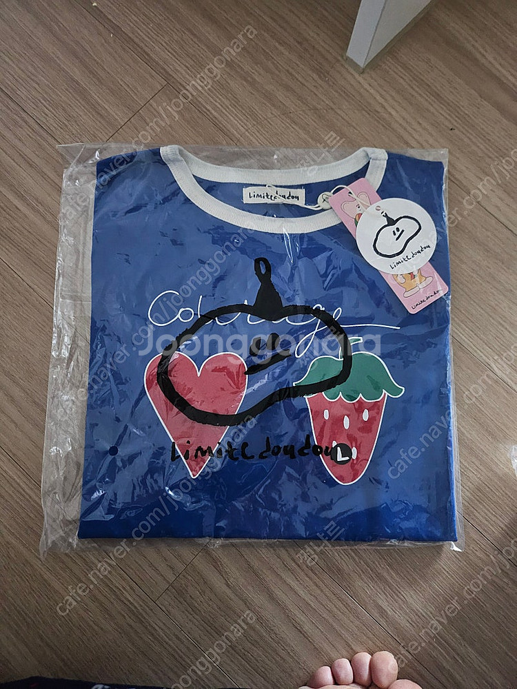 리미떼두두 딸기티셔츠L사이즈--0