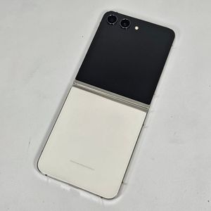F731N 갤럭시 Z플립5 화이트 512GB 대용량/무잔상/기능정상 38만 판매합니다