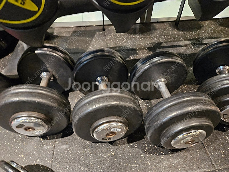 덤벨 23키로 25키로 30키로한쌍씩--2