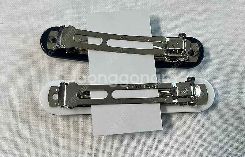 샤넬 헤어 자동 핀 새상품--1