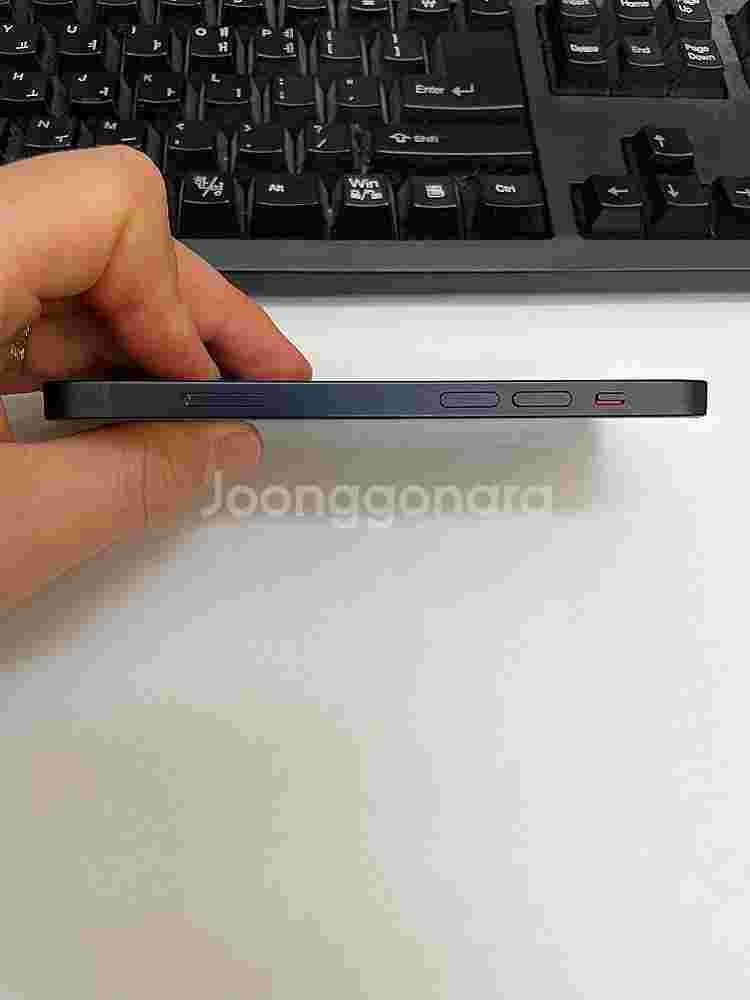 아이폰12미니 블랙 64GB 상태좋은 중고20만팝니다.--6