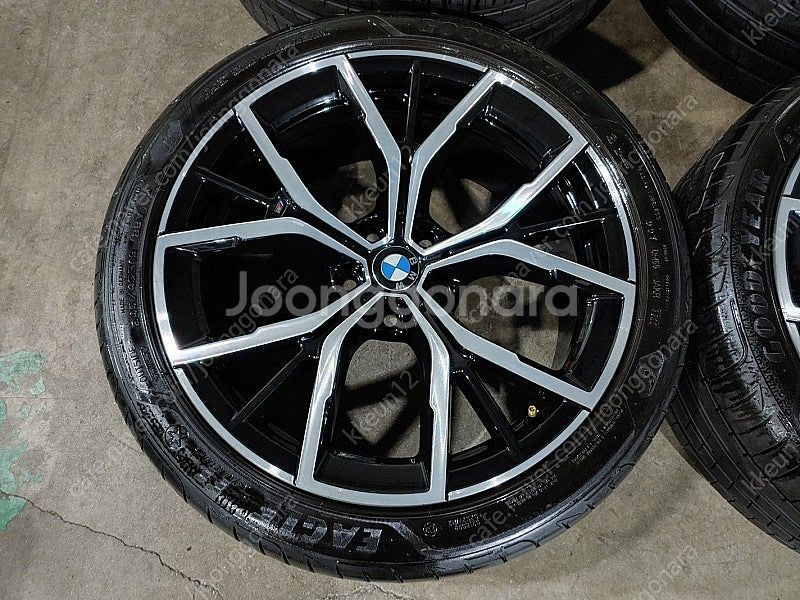 [판매] BMW G30 5시리즈 845M 19인치 정품...--3