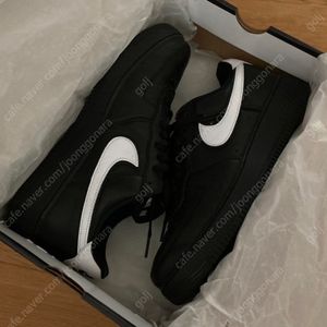 나이키 포스 로우 QS 블랙 화이트 275 사이즈