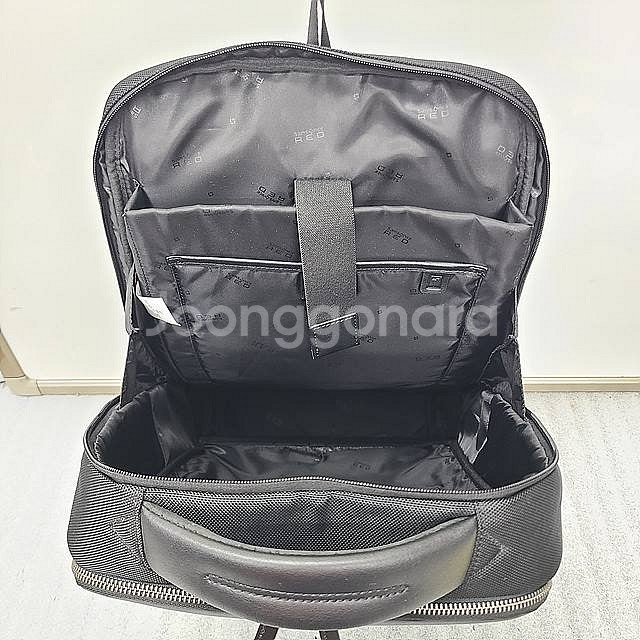 상태 아주좋은 쌤소나이트 RED 정품 백팩 블랙 42x...--9