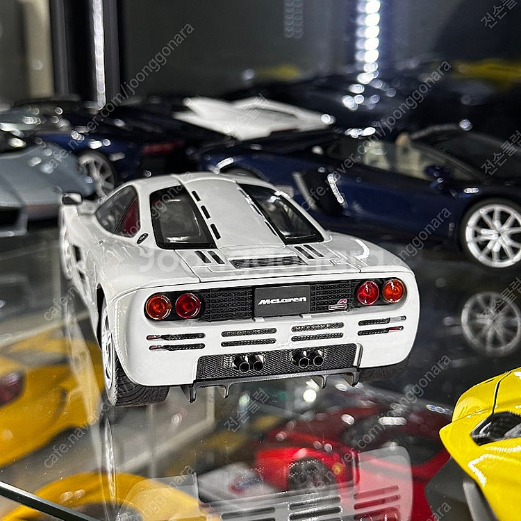 1:18 오토아트 멕라렌 F1 화이트 다이캐스트--3