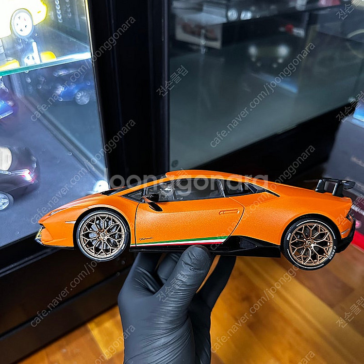 1:18 오토아트 람보르기니 우라칸 퍼포만테 다이캐스트...--4
