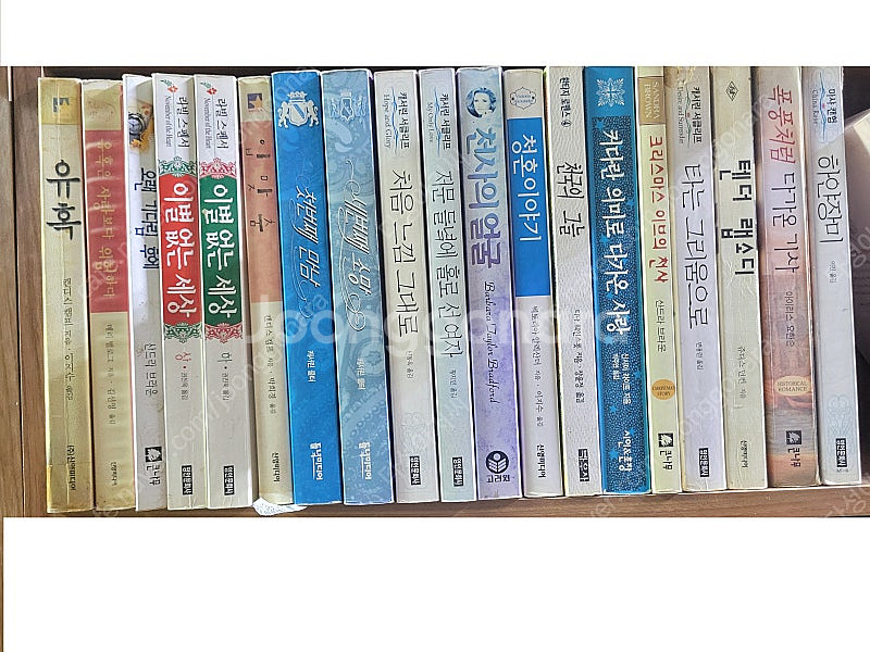 외굴로맨스 소설 (합77권) /노라 로버츠.리사클라이파...--0