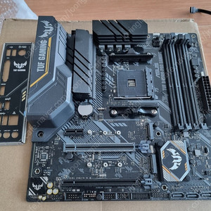 ASUS TUF B450M-PRO GAMING (라이젠 AM4 소켓 메인보드)