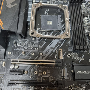 기가바이트 B550M AORUS ELITE (라이젠 AM4 소켓 메인보드)