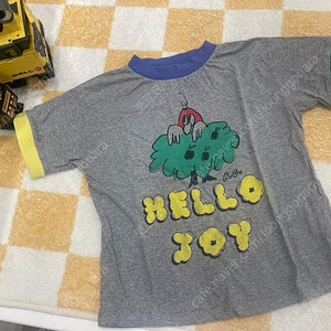 보보쇼즈 반팔티 판매합니다