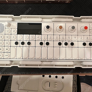 op-1 field 틴에이지 엔지니어링 teenage engineering 팝니다