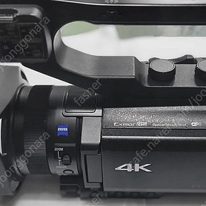 소니 4k 디지탈캠코더 HXR-NX80. 상태 매우좋은 것 팝니다. ​