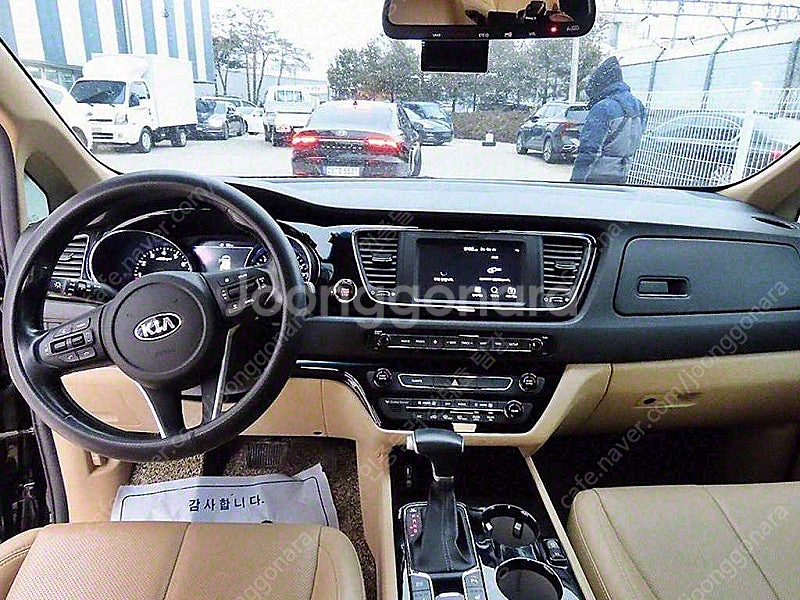 더뉴 카니발 중고 가격 중고 카니발 검정색 2019년식...--8