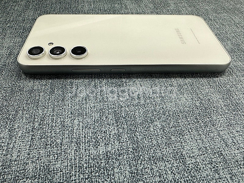 (새상품급) 갤럭시퀀텀4 128G 크림 23년 6월개통...--6