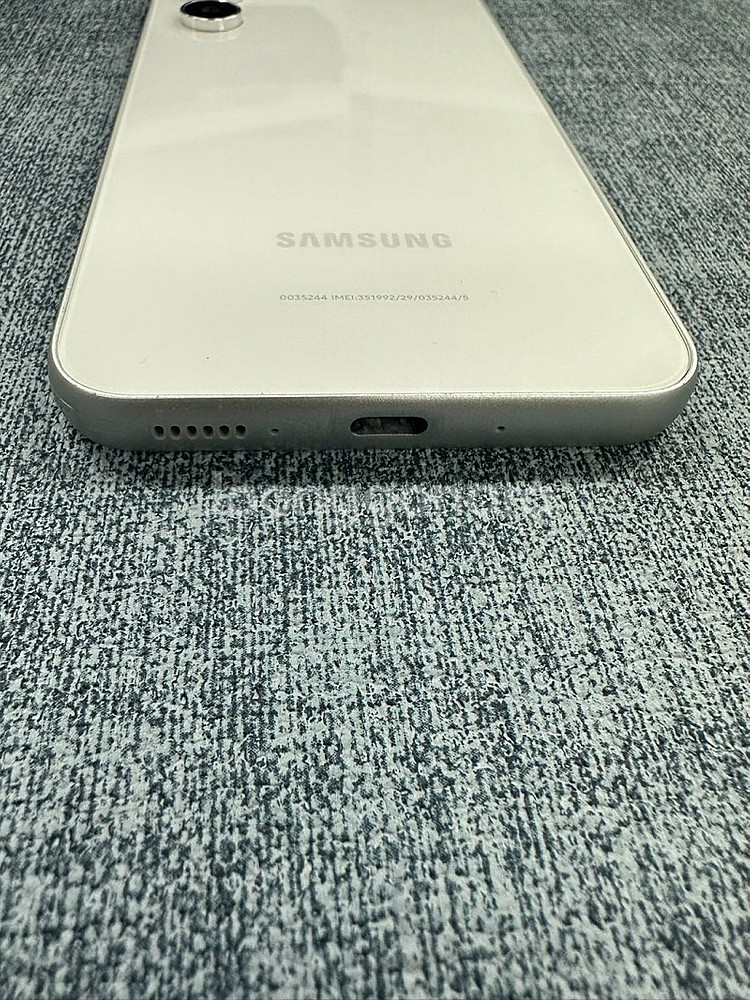 (새상품급) 갤럭시퀀텀4 128G 크림 23년 6월개통...--7