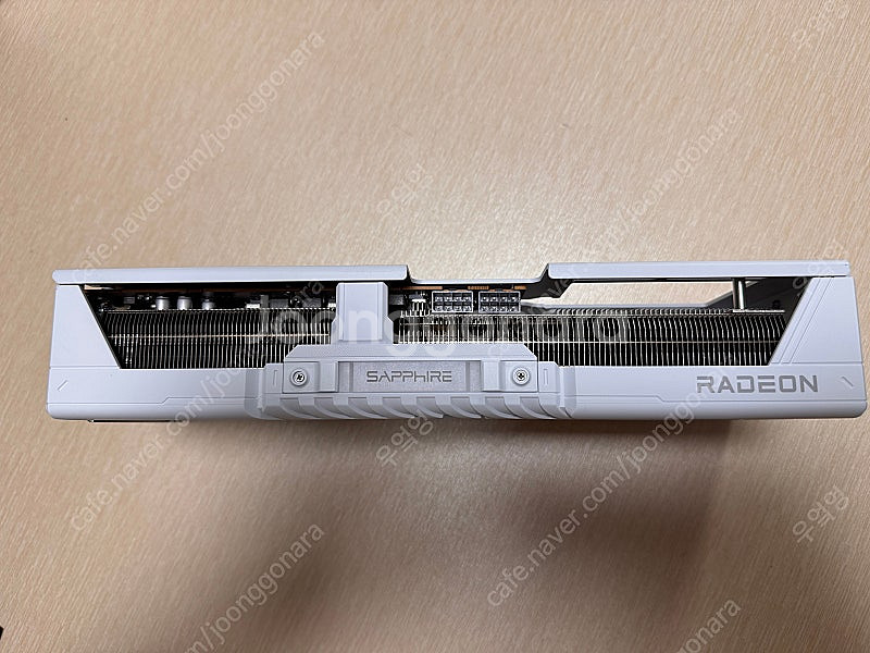 SAPPHIRE RX 9070 XT PURE--4