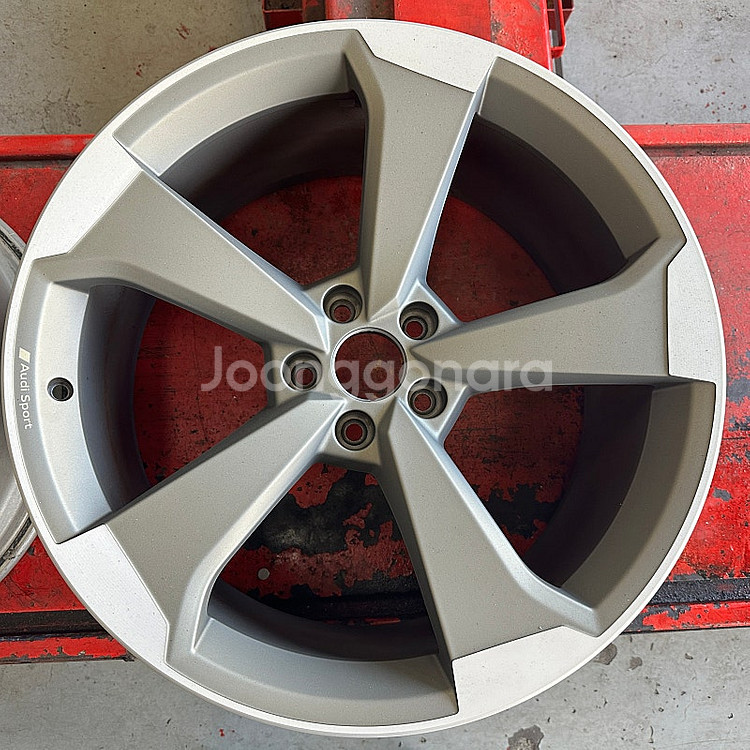 아우디 RS5 20인치 정품 휠 세트 팔아요 A4 A5...--4