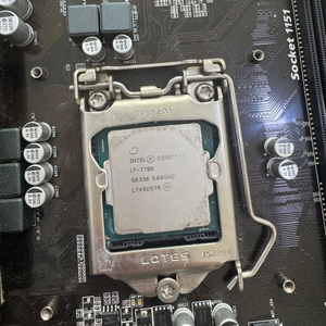 i7 7700 + B150M 고장 메인보드 서비스 택배비 포함 7만 빠르게 처분 GTX1060 추가 구매가능
