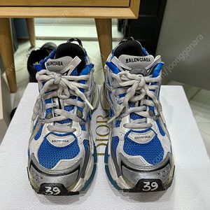 발렌시아가 뉴러너 블루 39