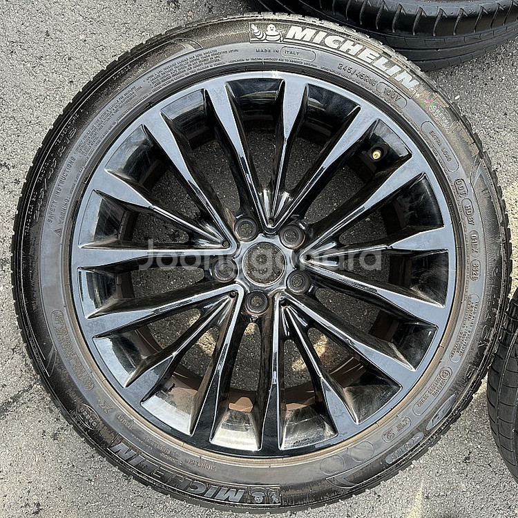 BMW 18인치 5시리즈 G30 블랙 중고 휠타이어 245 45 18--2