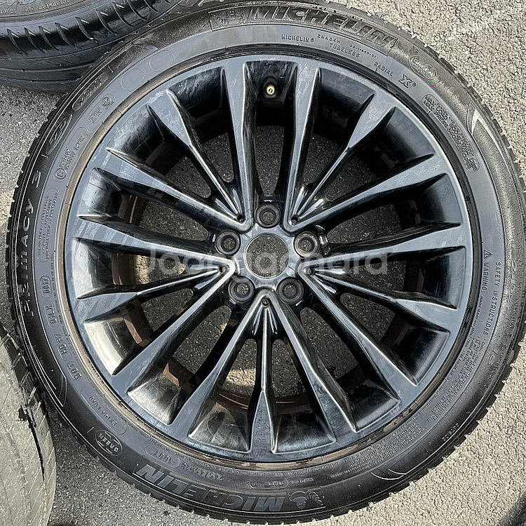 BMW 18인치 5시리즈 G30 블랙 중고 휠타이어 245 45 18--4