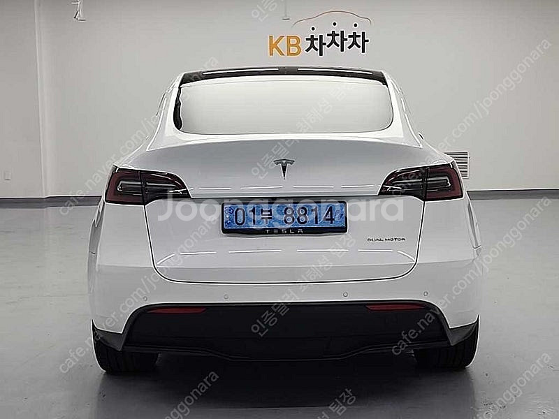 테슬라 모델 Y 중고 테슬라 중고 흰색 2022년식 2...--3
