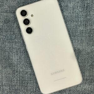 (SKT) 갤럭시퀀텀4 128G 크림 23년 6월개통 무잔상 18만원 판매해요