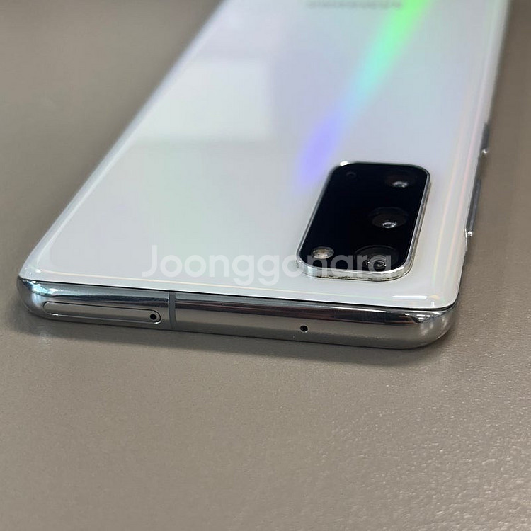 갤럭시S20 화이트색상 128용량 미파손 무잔상급 상태좋은 단말기 실사용추천 15만 판매합니다--7