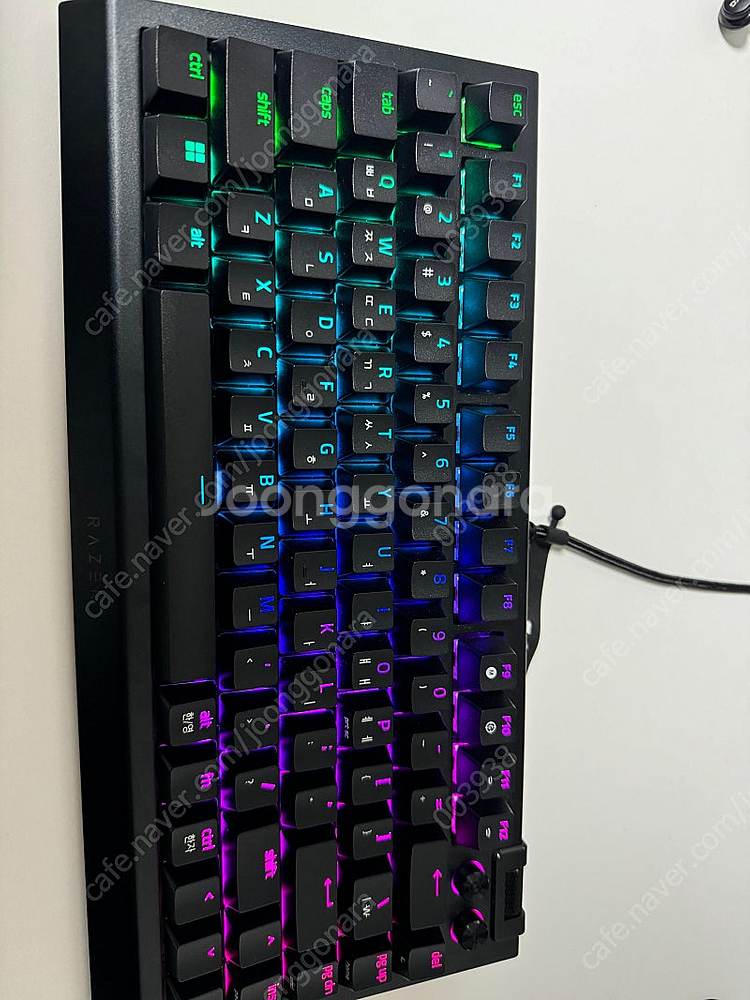 레이저 블랙위도우 v4 75--1