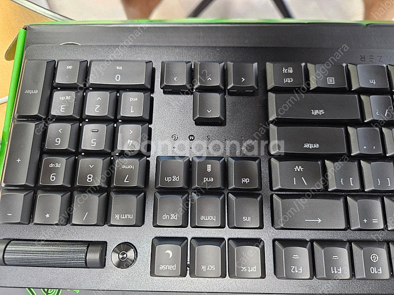레이저 데스스토커V2 프로 키보드 판매합니다.--4