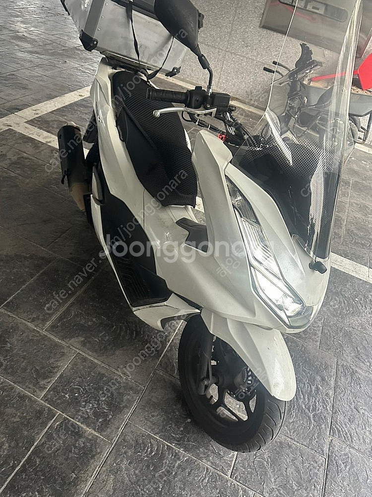 혼다 pcx125 21년식 8만--0