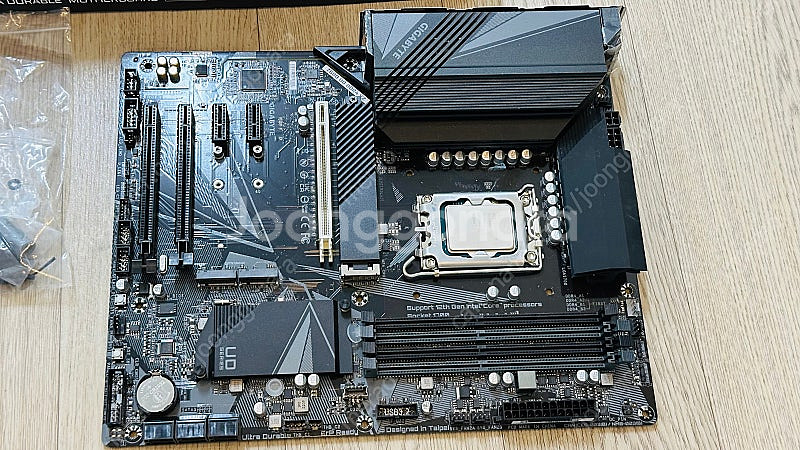 13600K 기가바이트 Z690 UD DDR4 V2 판...--0