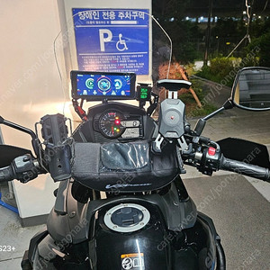 23년식 브이스트롬650 10,900km 팝니다.