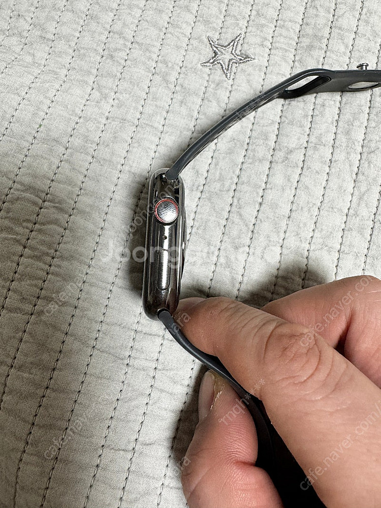 애플워치8 스테인리스 45mm GPS + 셀룰러 그라파...--2