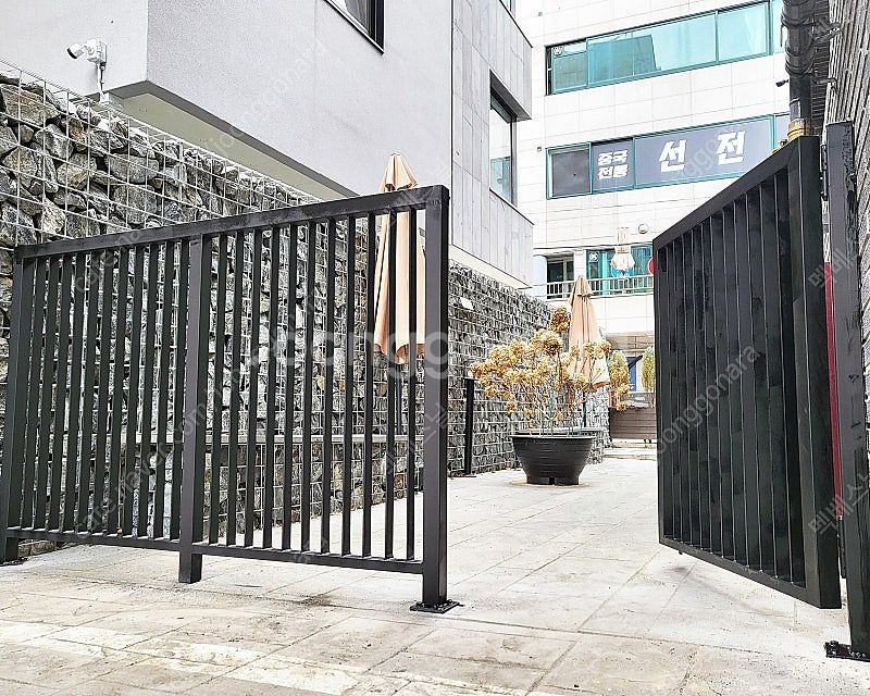 전원주택 울타리 담장 철재 펜스 합성목재 휀스 제작 설...--3