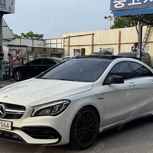 벤츠 CLA 중고 벤츠 CLA클래스 중고 흰색 2018년식 24,585km CLA 45 AMG 4MATIC 중고차 싼곳