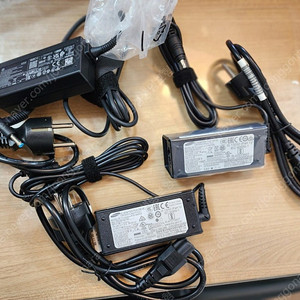 삼성노트북용 어댑터 케이블 포함 ad-4019 c 1개, HP 45wdyd 1개= 정품 1만원 (택배비4천)
