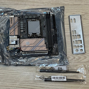 [A/S 27년까지] 에즈락 Z790m- ITX WIFI DDR5 판매합니다.