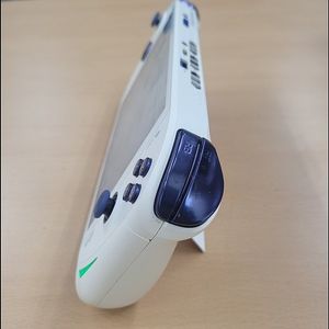UMPC AOKZOE(옥조) A1 Pro (라이젠7 7840u, 16기가, 780M, 512기가)